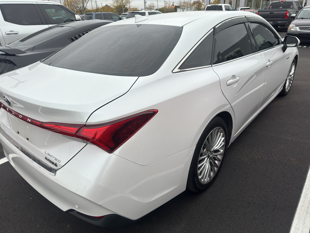 2019 Toyota Avalon Hybrid Limited photo 3