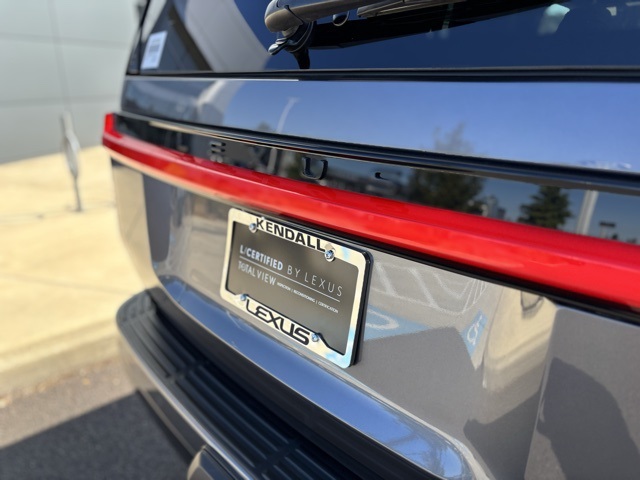 2024 Lexus GX 550 Luxury photo 8