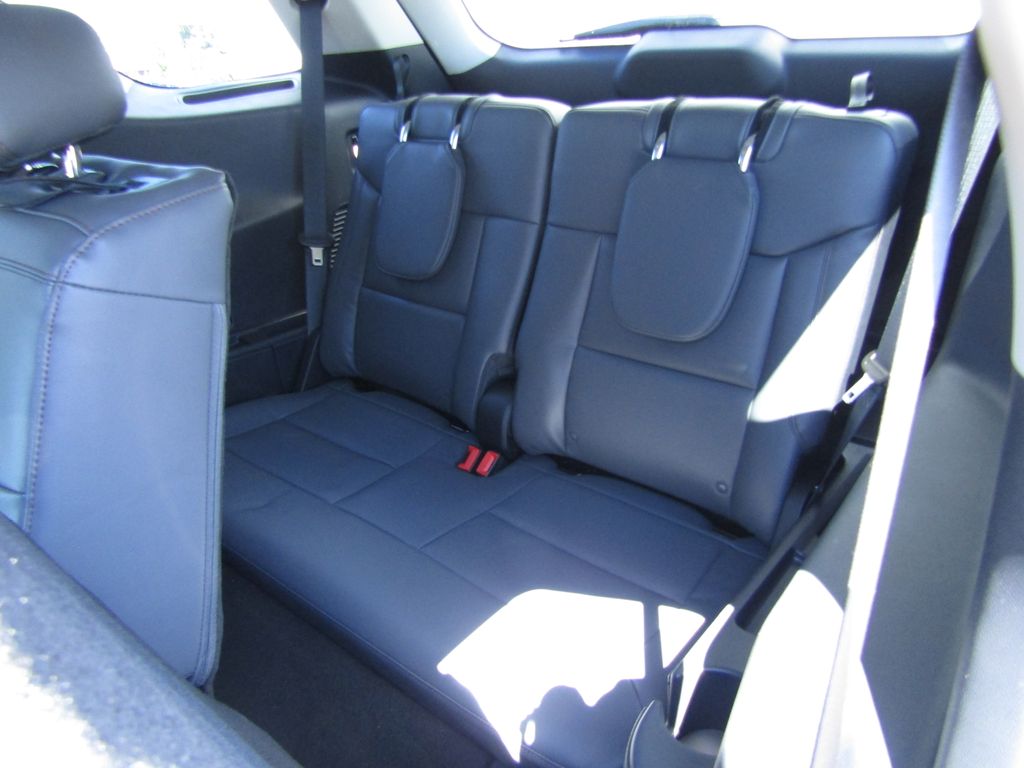 2025 Ford Explorer photo 10
