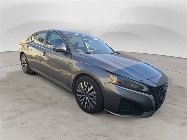 2023 Nissan Altima SV's photo