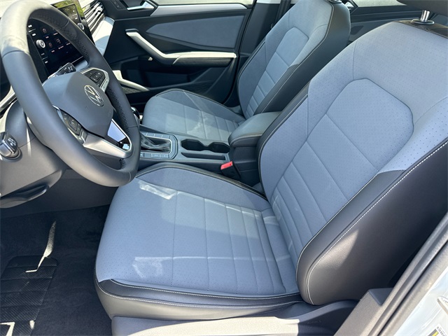 2025 Volkswagen Jetta 1.5T SE photo 28