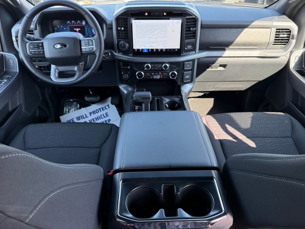 2025 Ford F-150 XLT photo 11