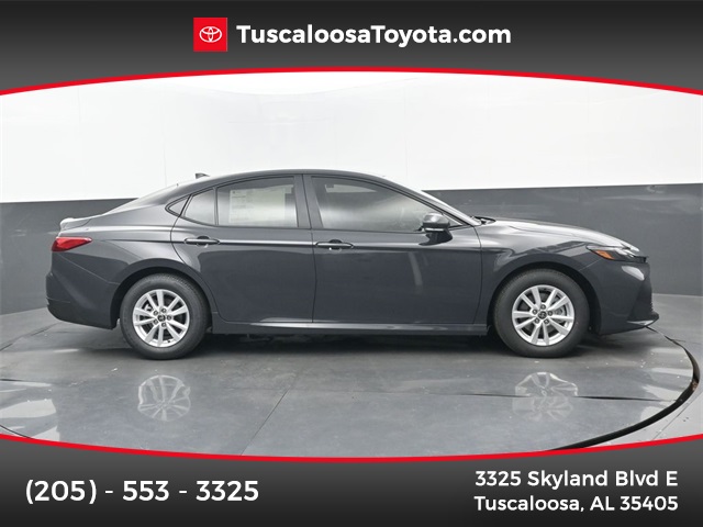 2026 Toyota Camry LE's photo