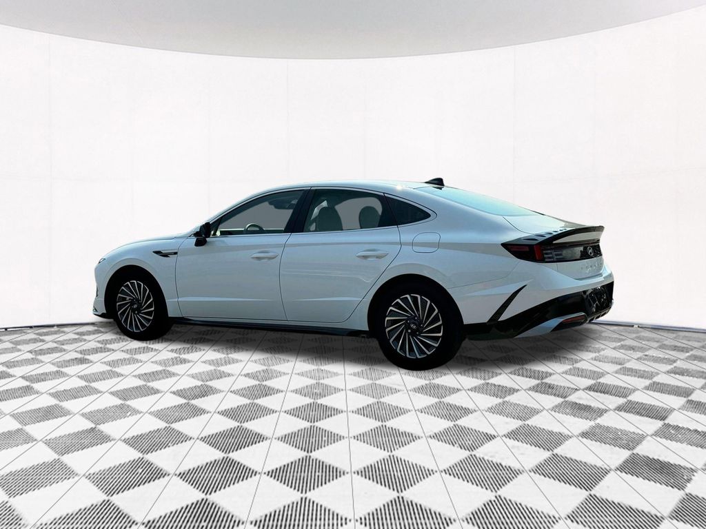 2025 Hyundai Sonata Hybrid SEL photo 3