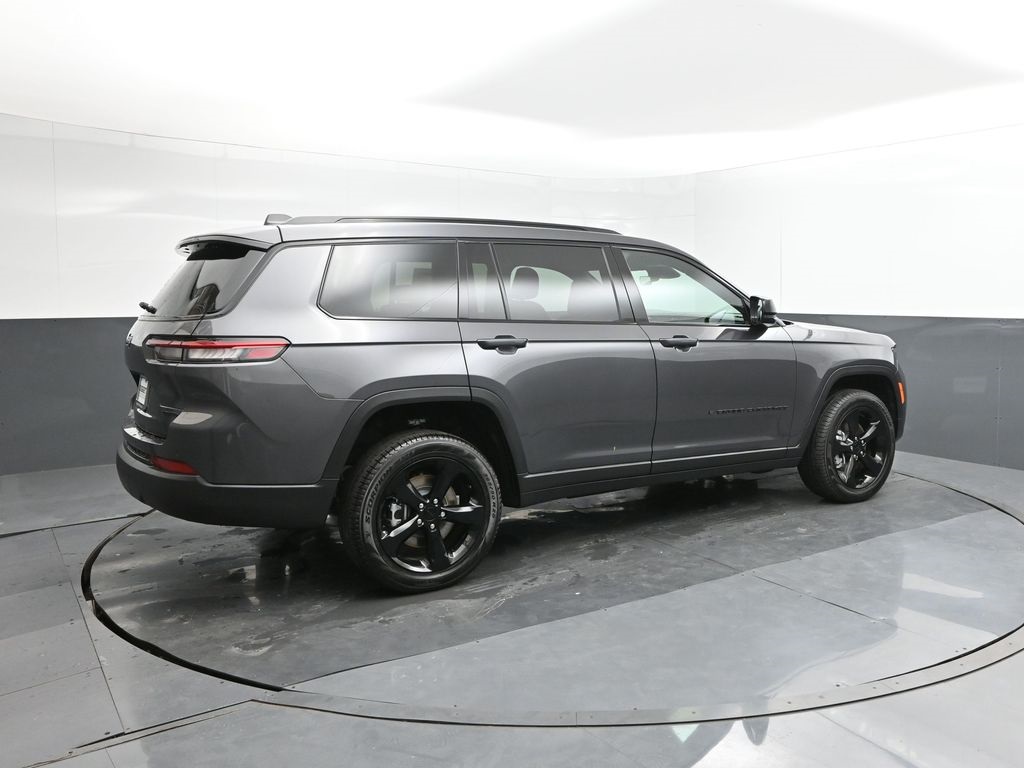 2025 Jeep Grand Cherokee Limited photo 12