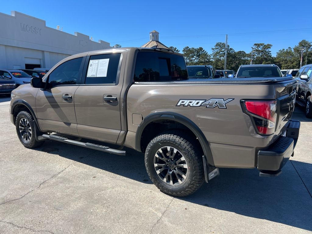 2022 Nissan Titan PRO-4X photo 3