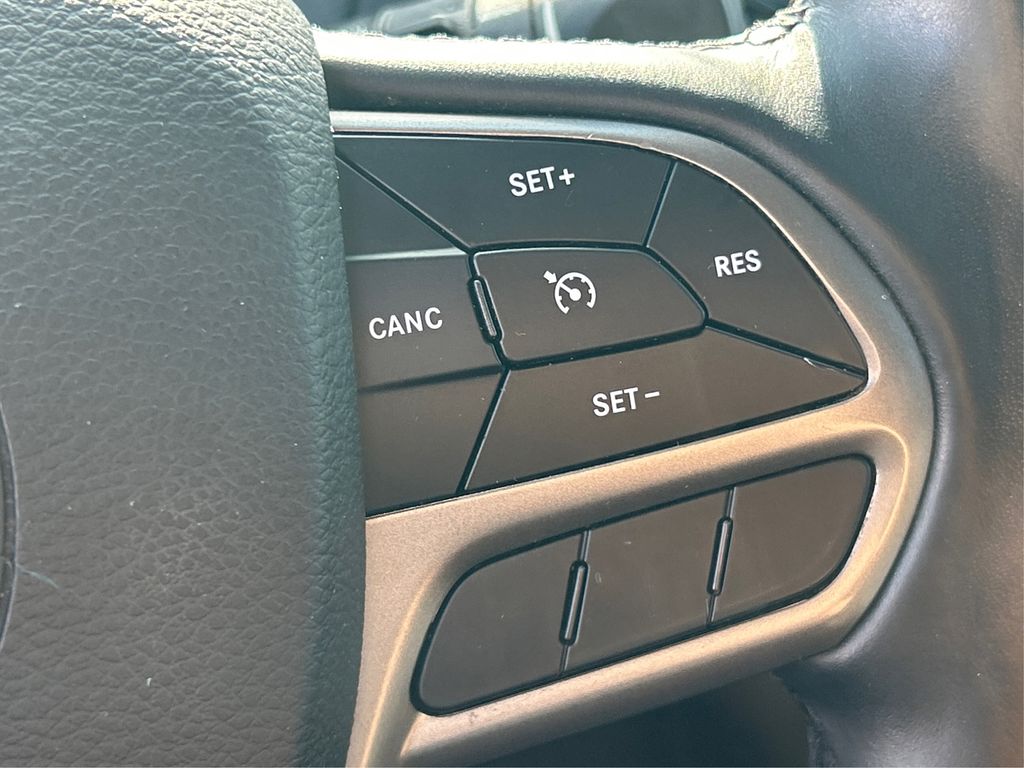 2019 Jeep Cherokee Limited photo 29