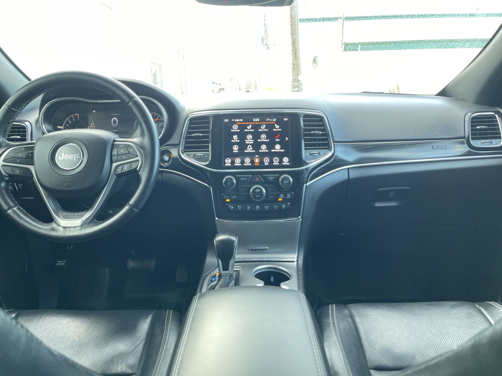2021 Jeep Grand Cherokee Anniversary Edition photo 16