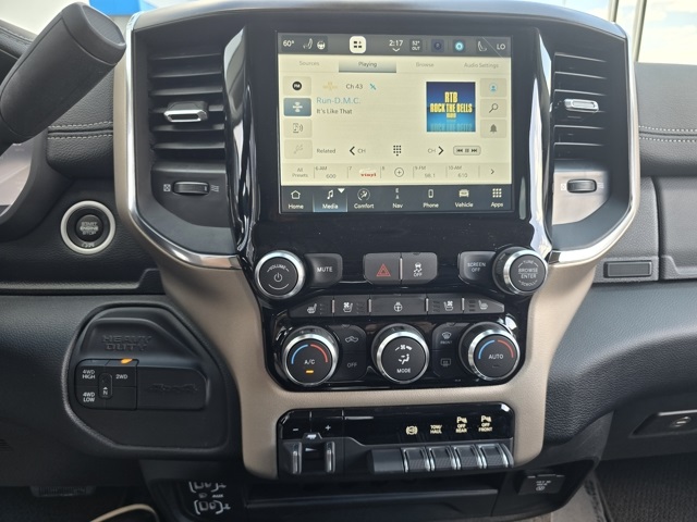 2024 Ram 2500 Laramie photo 14