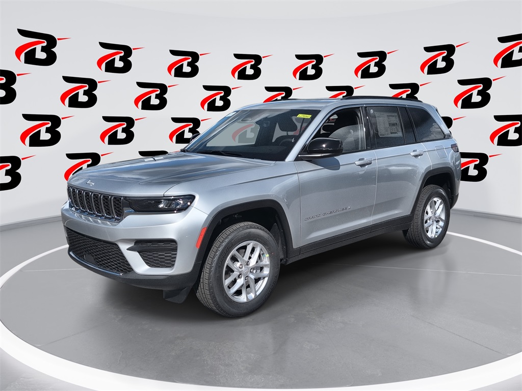 2025 Jeep Grand Cherokee Laredo's photo