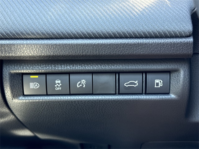 2025 Toyota Camry SE photo 16
