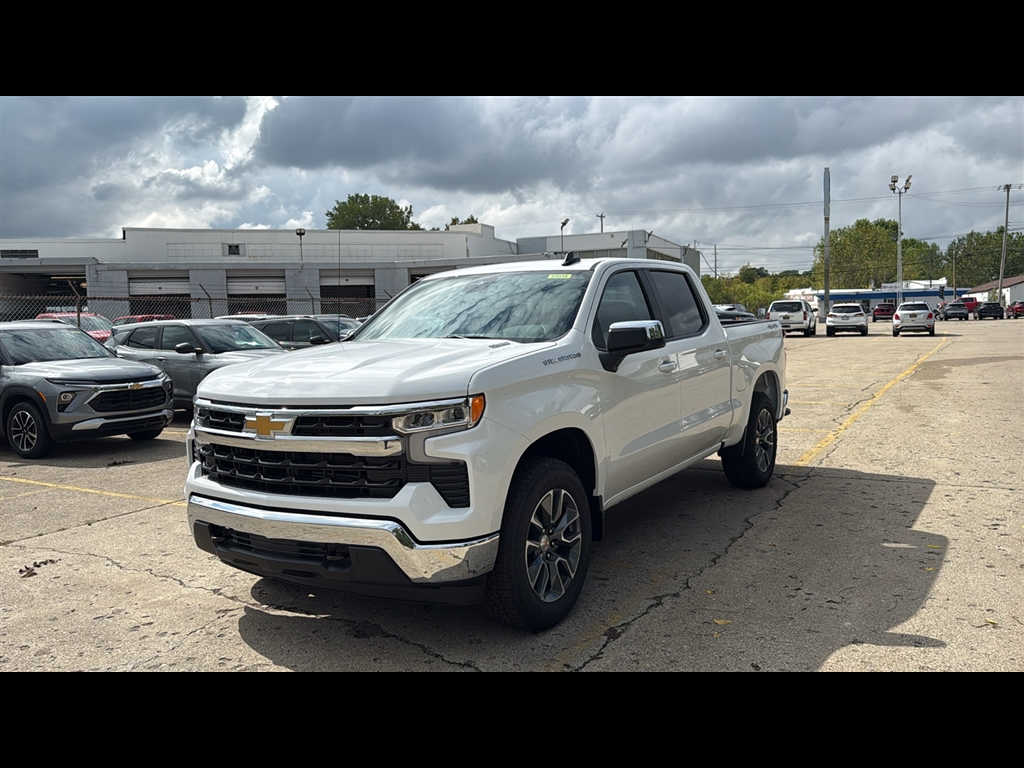 2026 Chevrolet Silverado 1500 LT photo 2