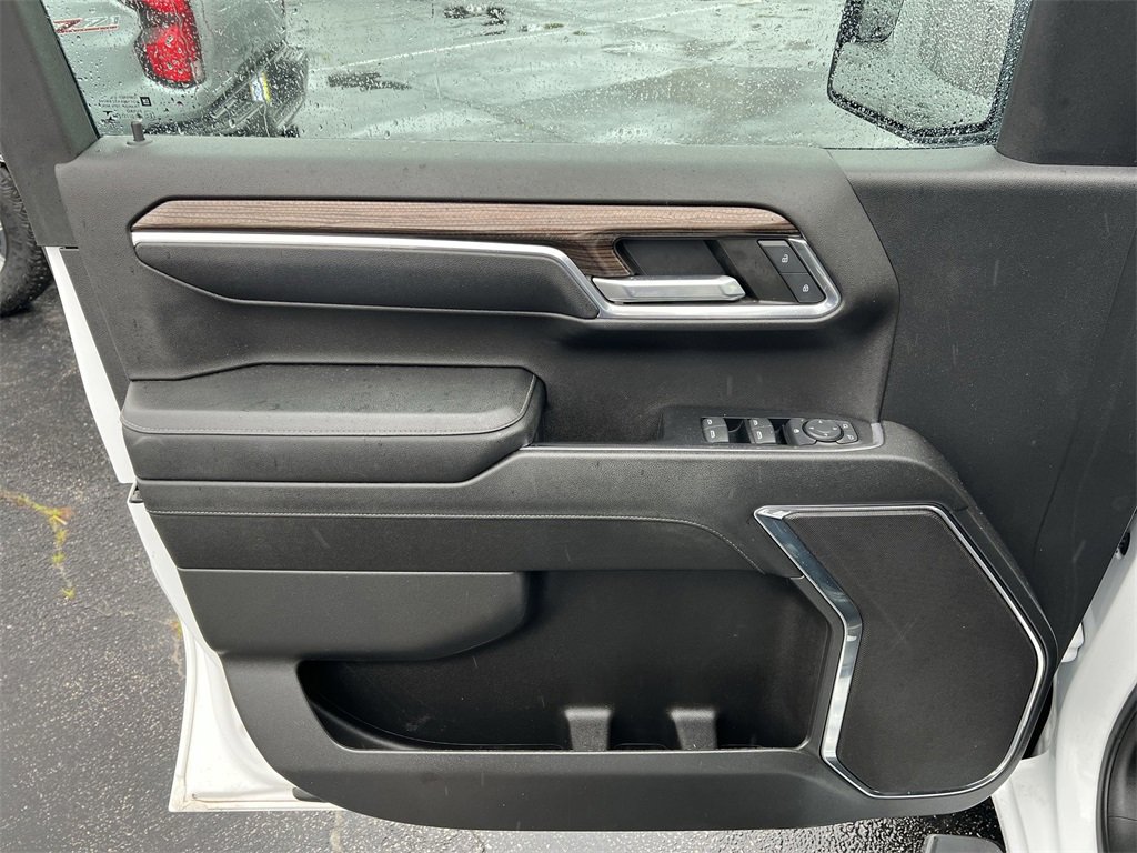 2023 Chevrolet Silverado 1500 LT photo 18