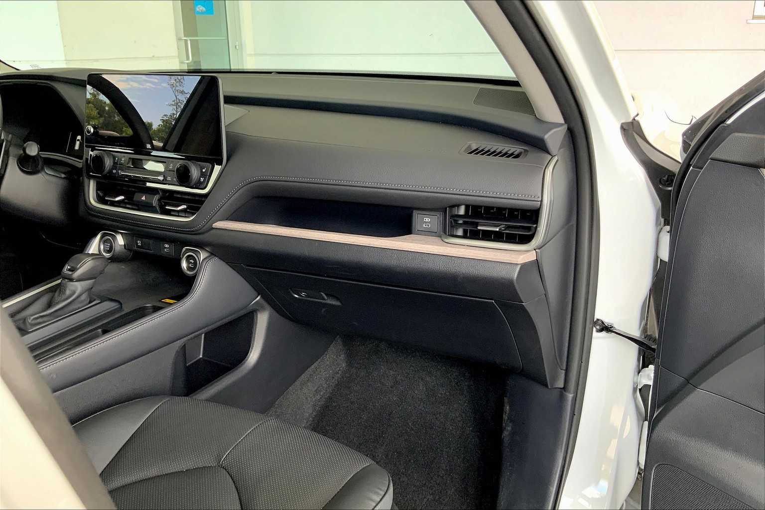 2024 Toyota Grand Highlander Platinum photo 16