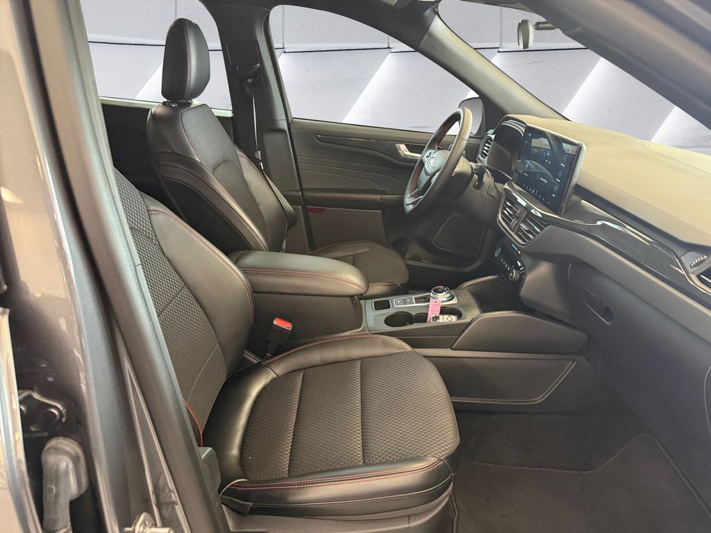 2024 Ford Escape ST-Line photo 13