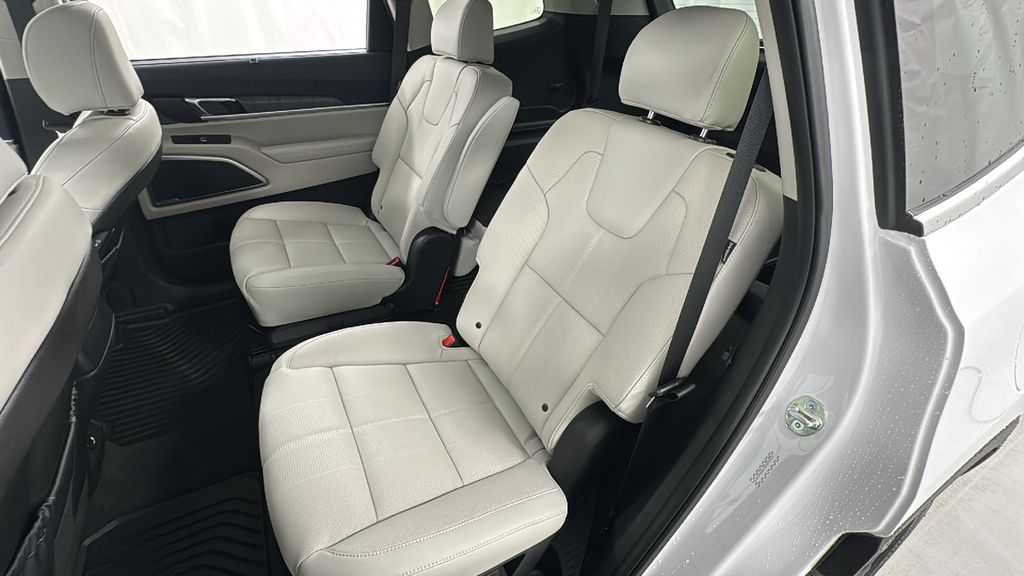 2025 Kia Telluride EX photo 12