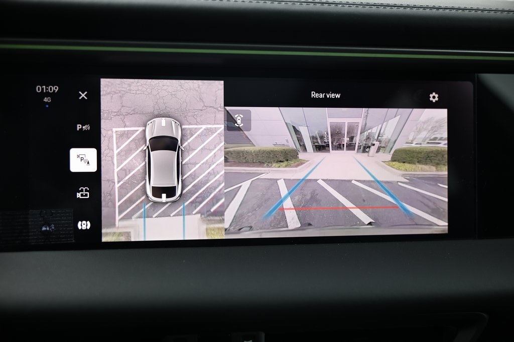 2025 Porsche Macan Electric photo 31