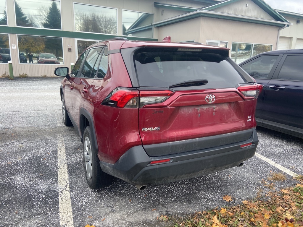2019 Toyota RAV4 LE photo 4