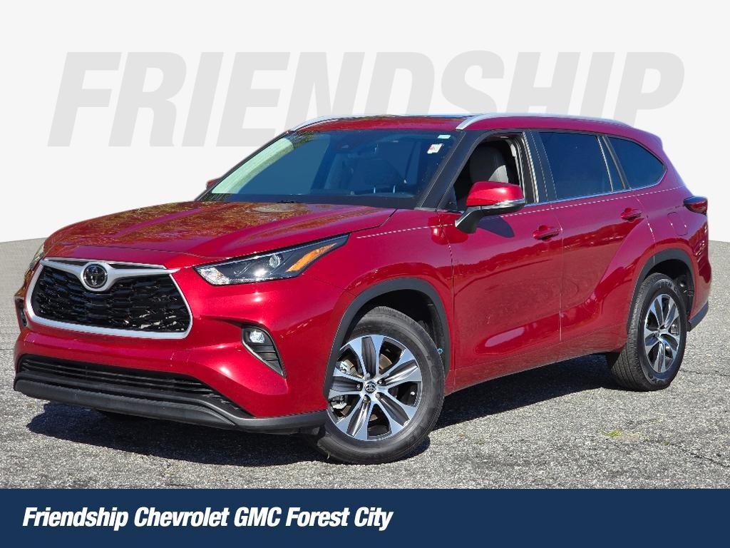 2023 Toyota Highlander XLE's photo