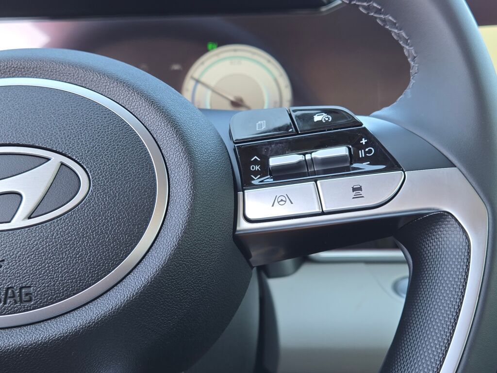 2025 Hyundai Elantra Hybrid Limited photo 19