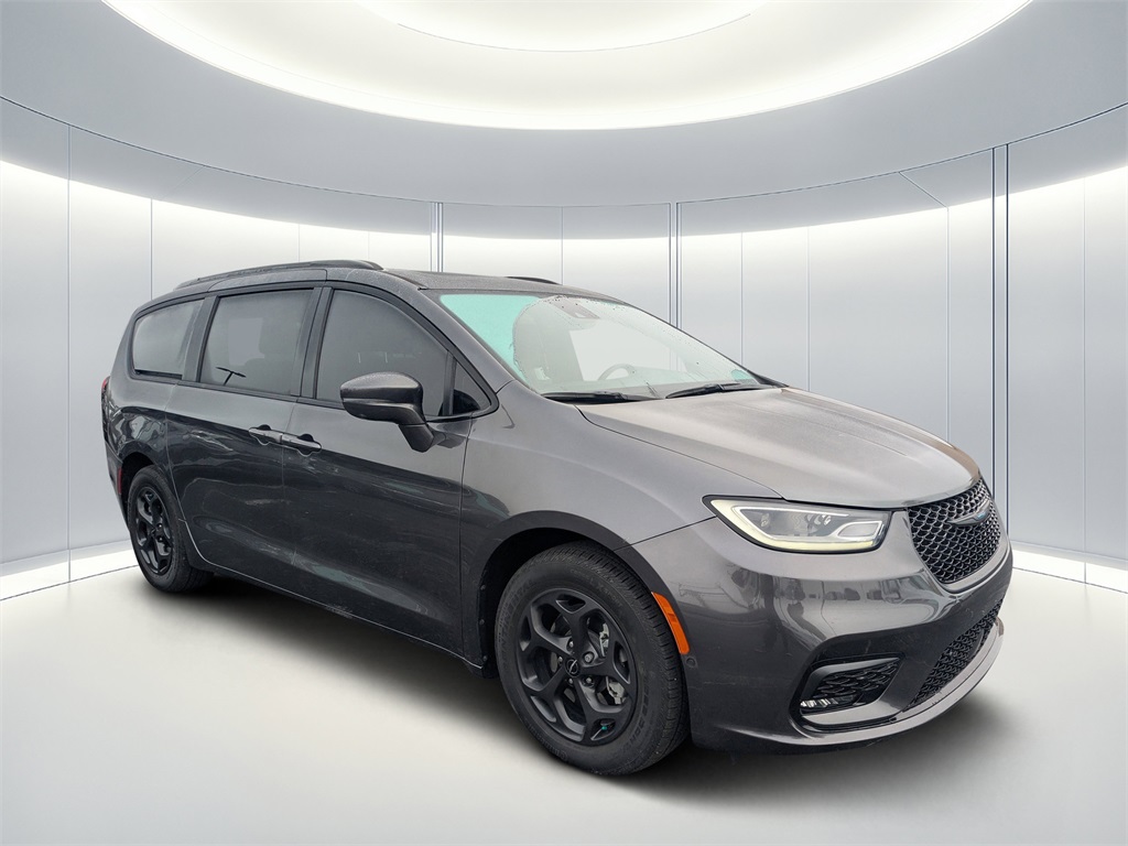 2021 Chrysler Pacifica Hybrid Limited's photo