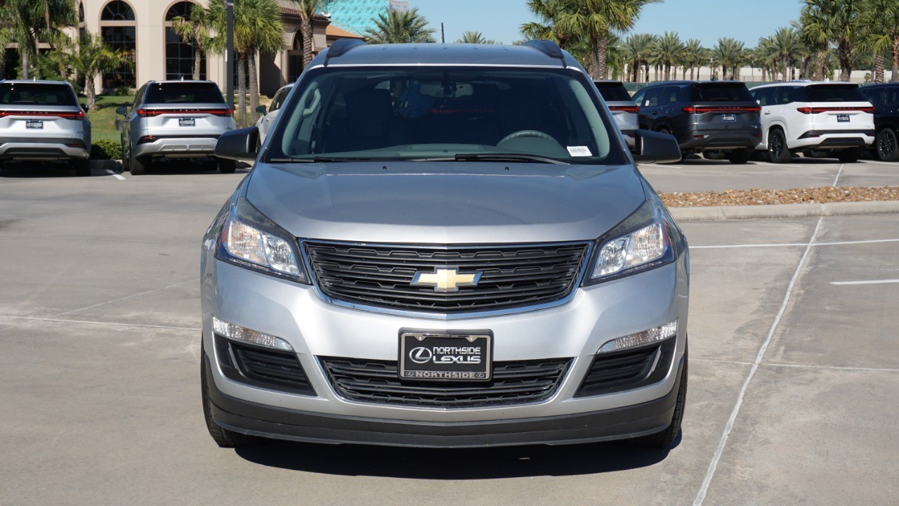 Used 2015 Chevrolet Traverse LS with VIN 1GNKRFKDXFJ286029 for sale in Spring, TX