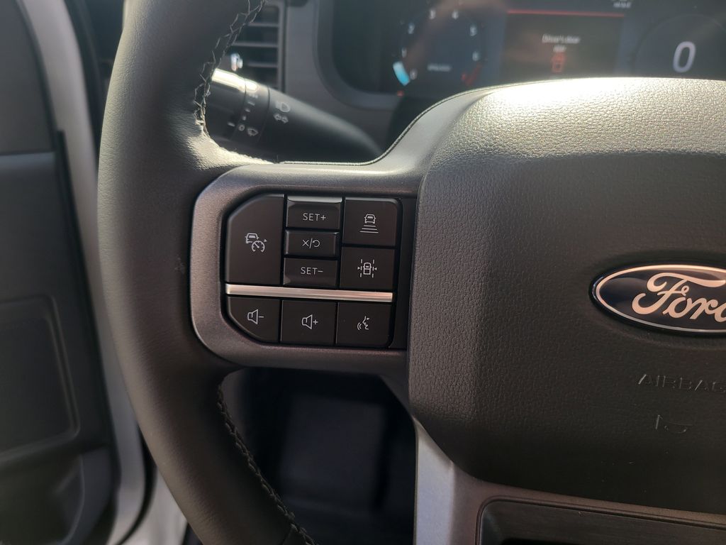 2025 Ford F-150 XLT photo 13
