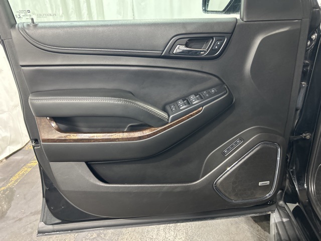 2018 Chevrolet Suburban LT photo 12