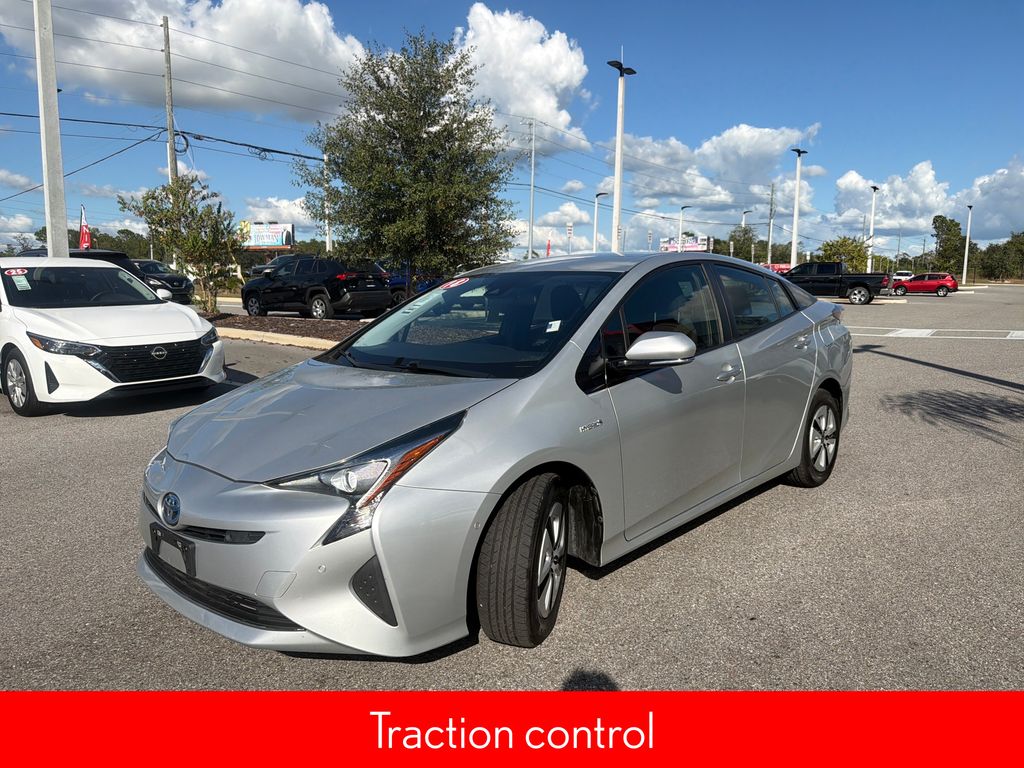 2018 Toyota Prius Three photo 3