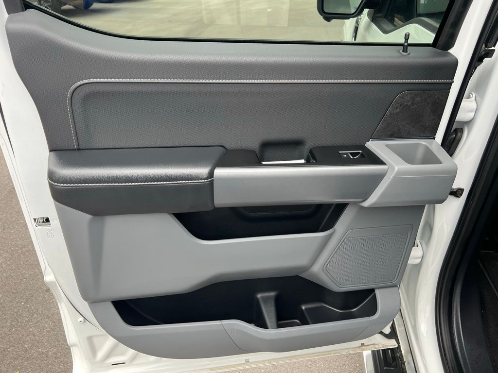 2024 Ford F-150 XLT photo 16