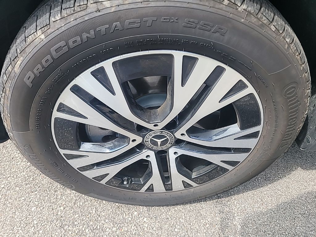 2024 Mercedes Benz GLB 250 photo 2