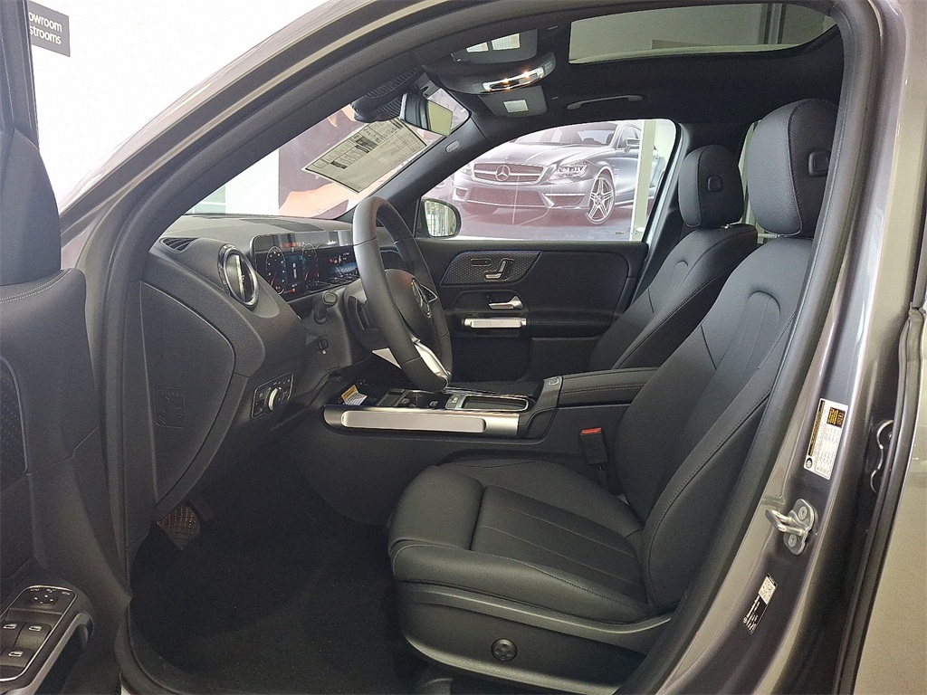 2026 Mercedes Benz GLB 250 4MATIC photo 9