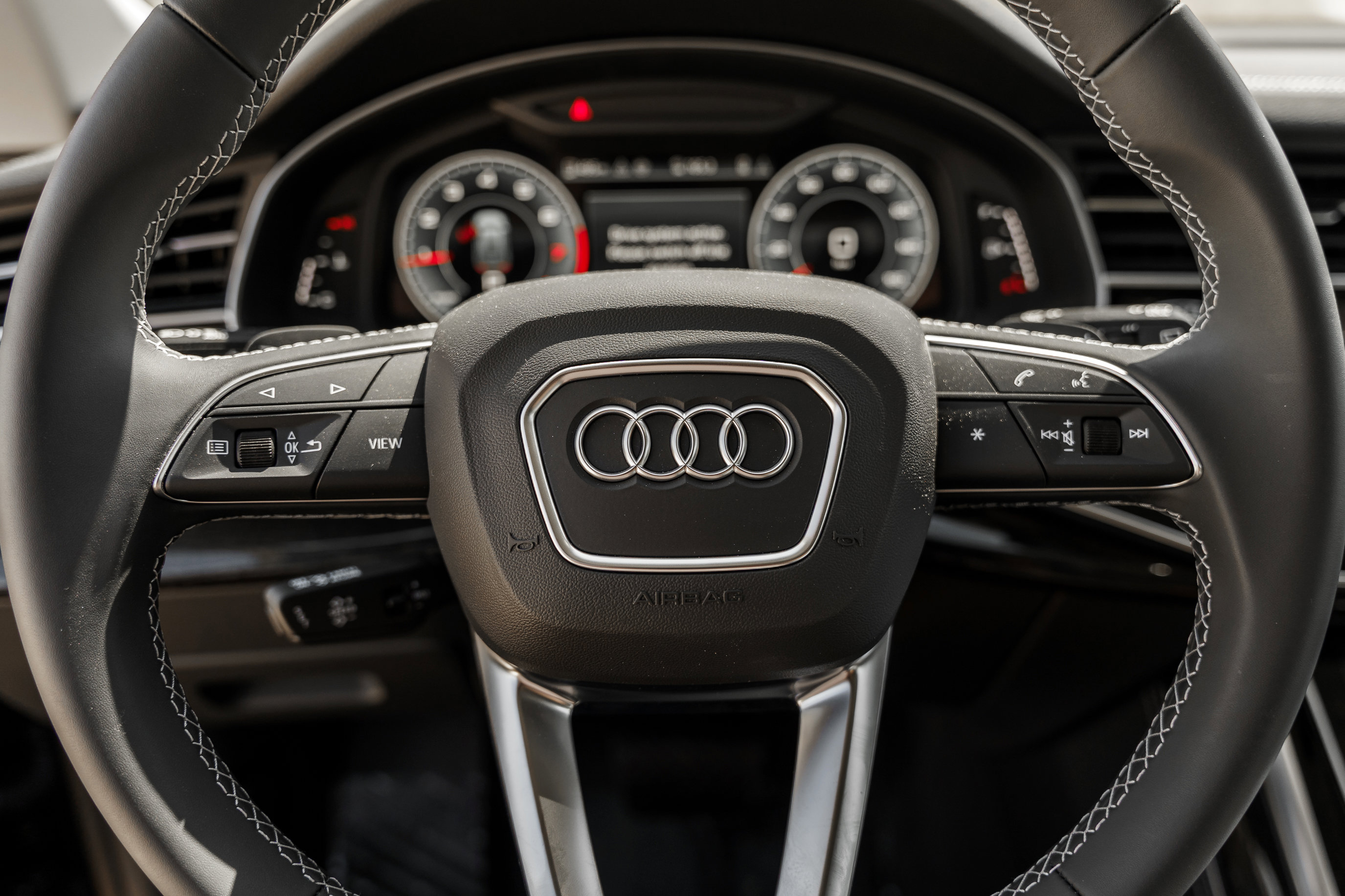 2025 Audi Q8 55 Premium Plus photo 15