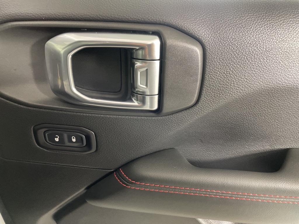2025 Jeep Wrangler Rubicon X photo 12