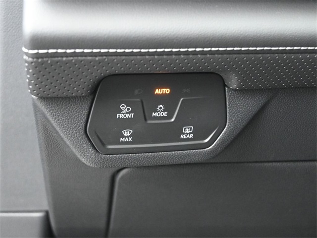 2025 Volkswagen Atlas SE Technology photo 21