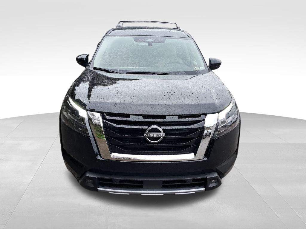 2025 Nissan Pathfinder SL photo 8