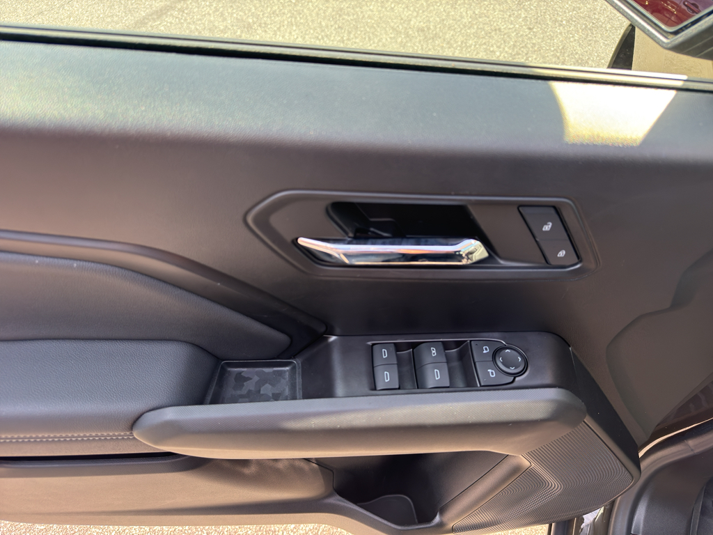 2024 Chevrolet Colorado LT photo 13