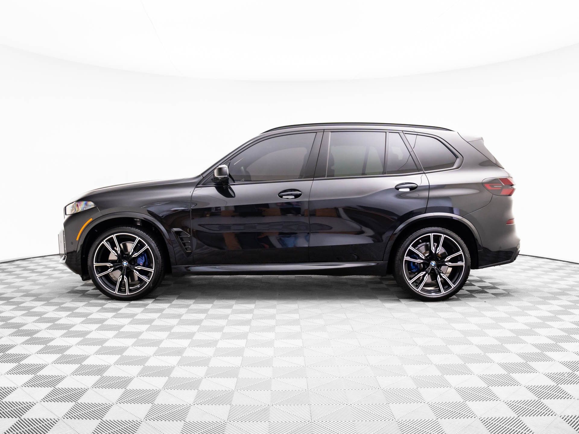 2024 Bmw X5 M60i photo 2