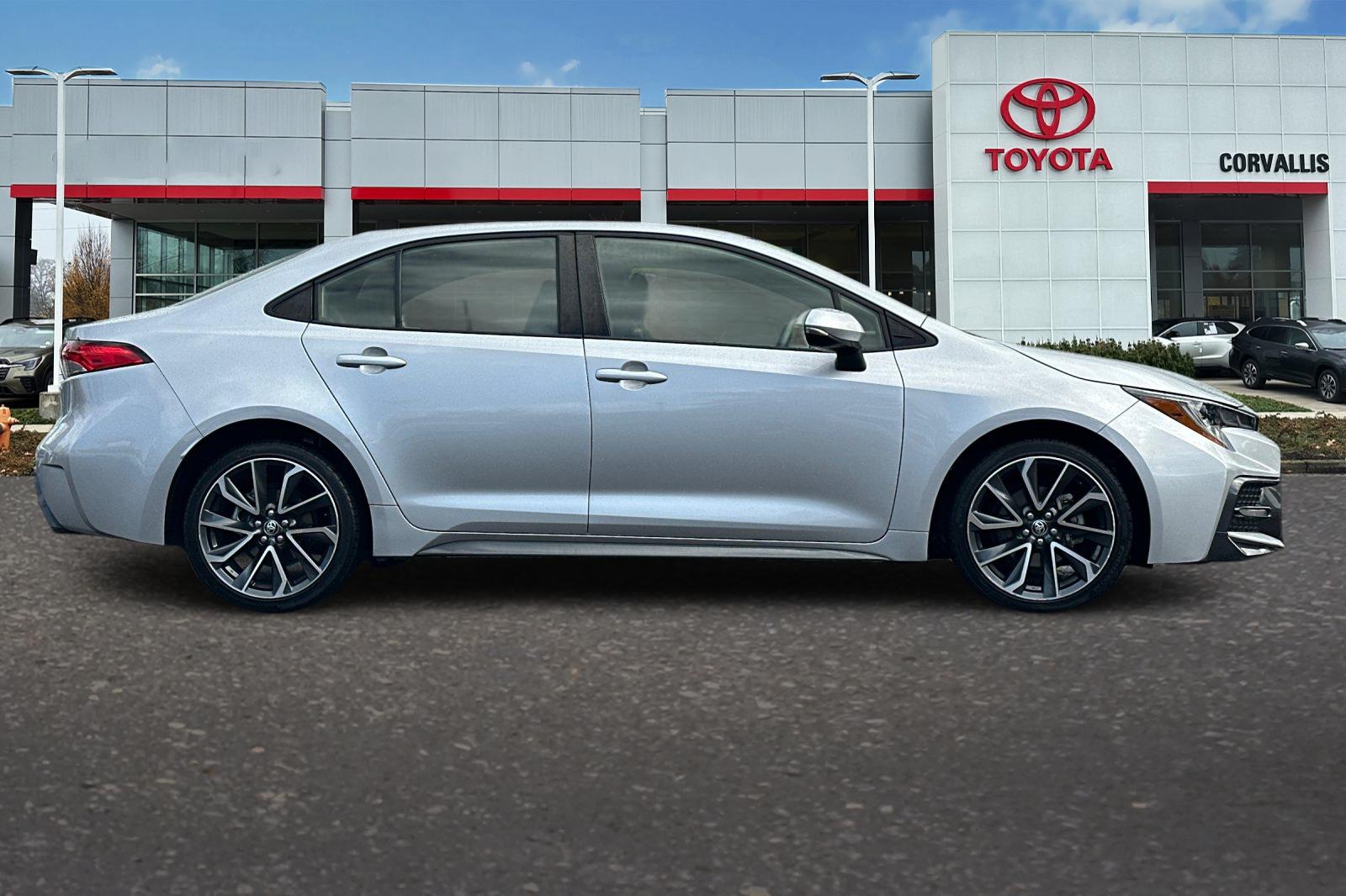 2020 Toyota Corolla SE photo 2