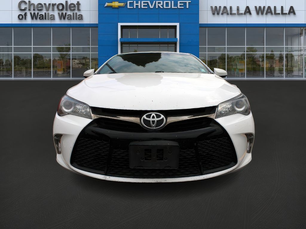 2016 Toyota Camry SE photo 8