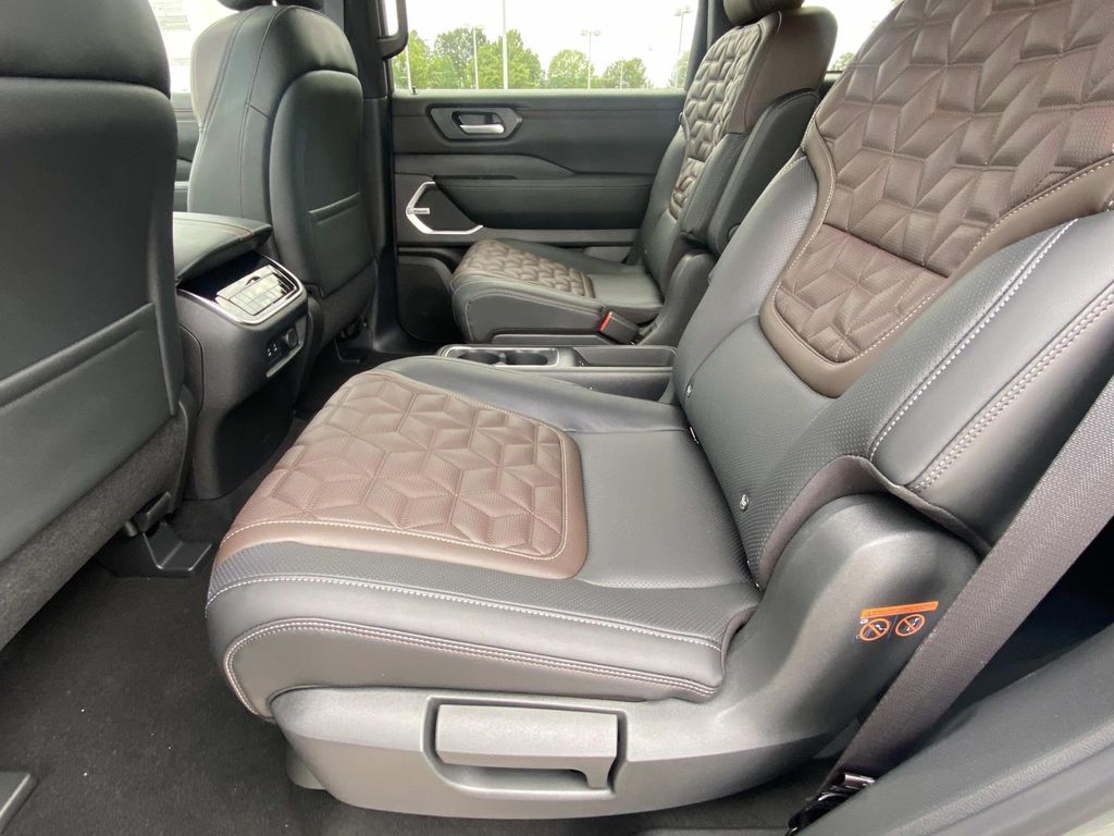 2025 Nissan Armada Platinum photo 9
