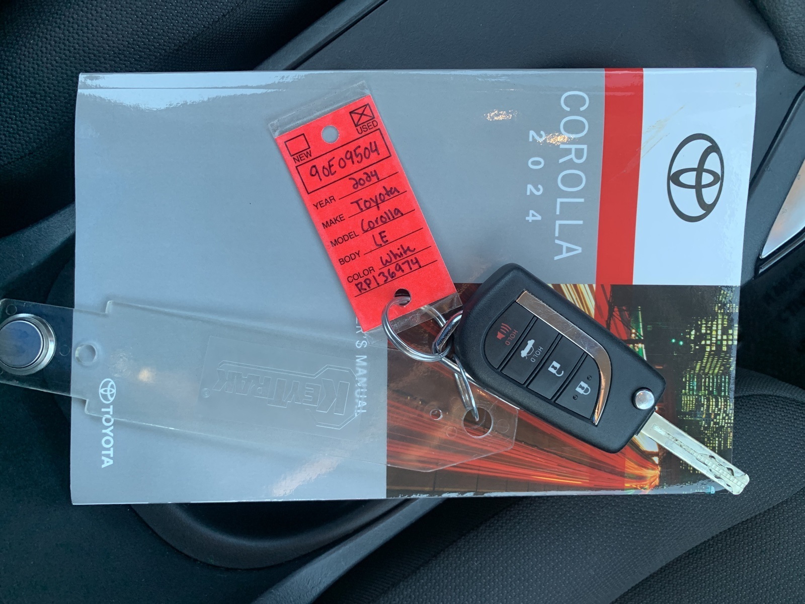 2024 Toyota Corolla LE photo 27