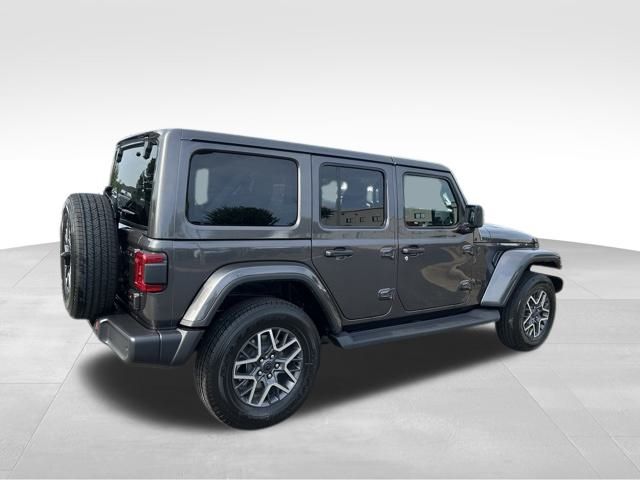 2025 Jeep Wrangler Sahara photo 4