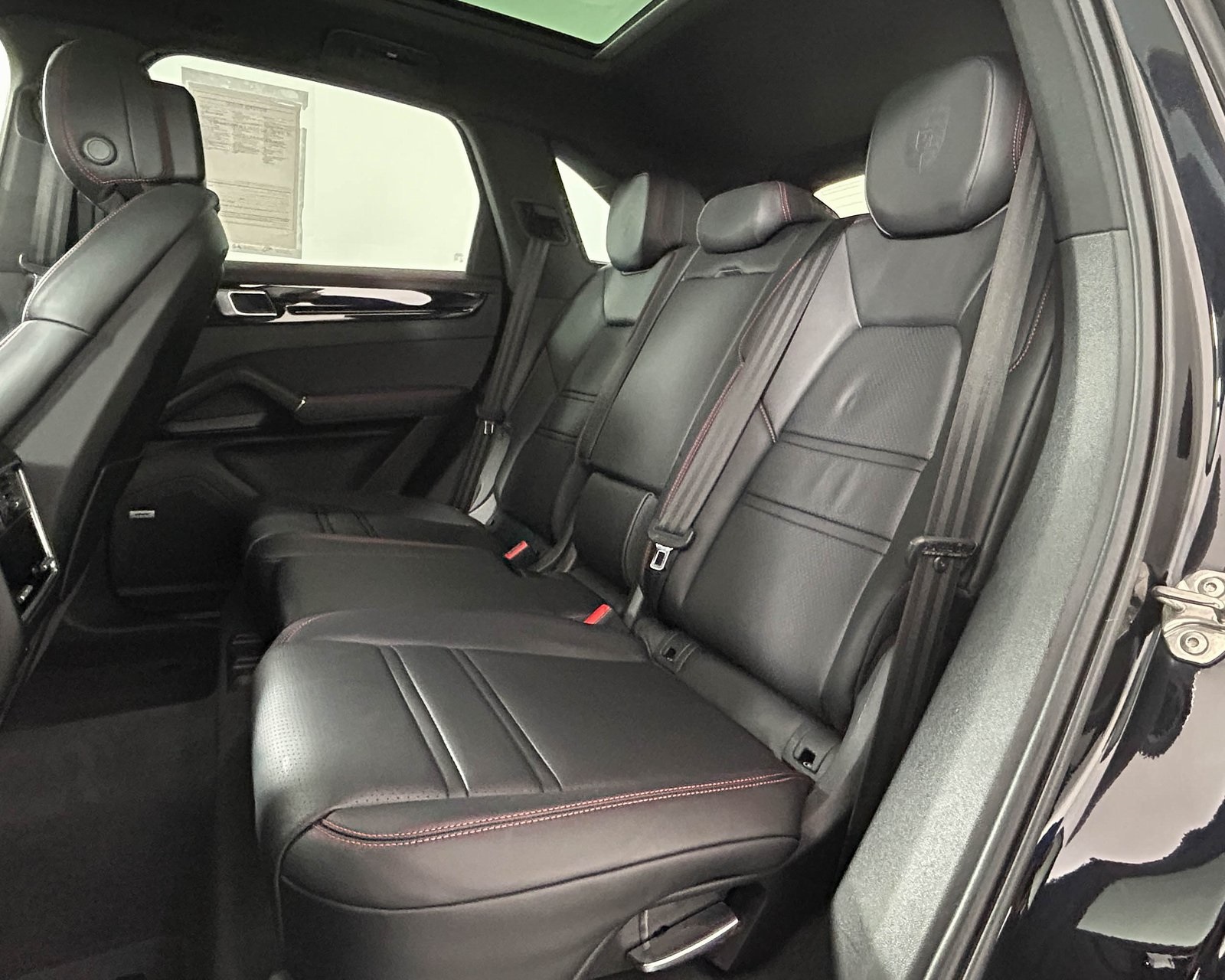 2020 Porsche Cayenne S photo 24
