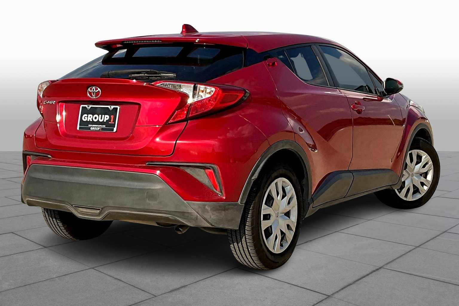 2020 Toyota C-HR LE photo 11