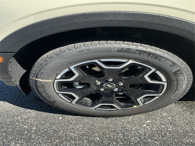 2025 Ford Bronco Sport Outer Banks photo 9