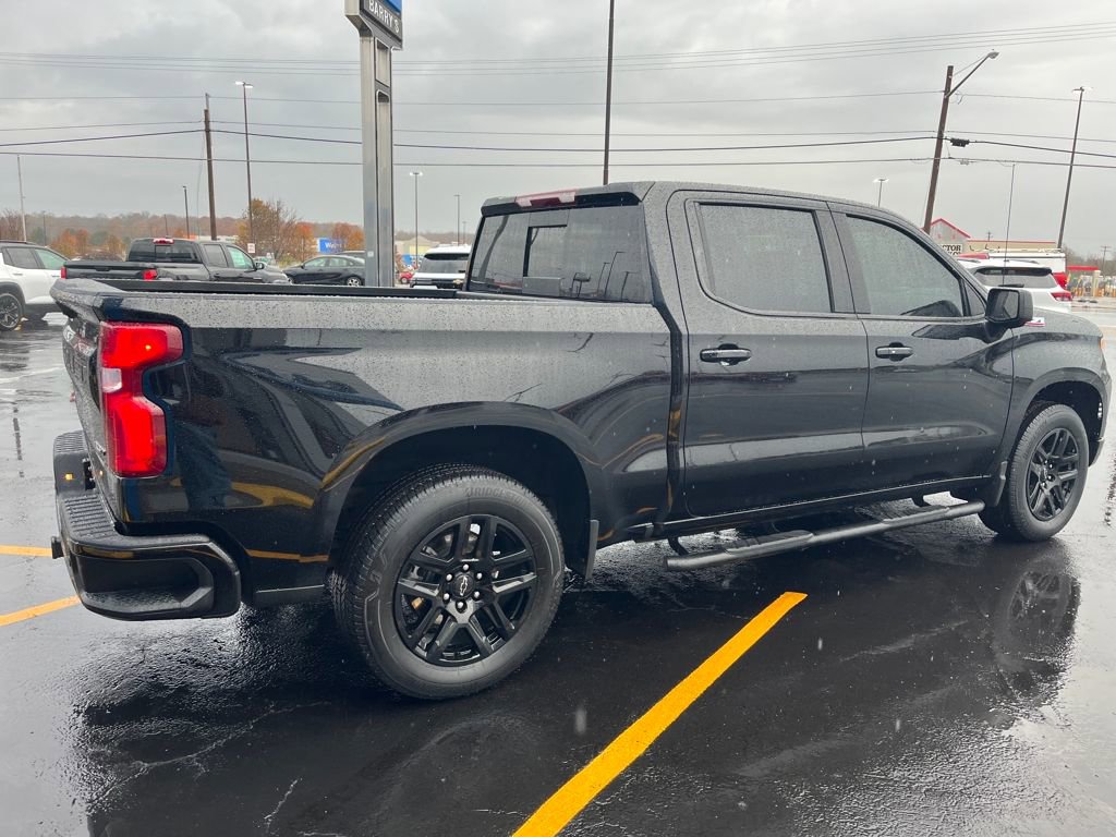 2025 Chevrolet Silverado 1500 RST photo 3