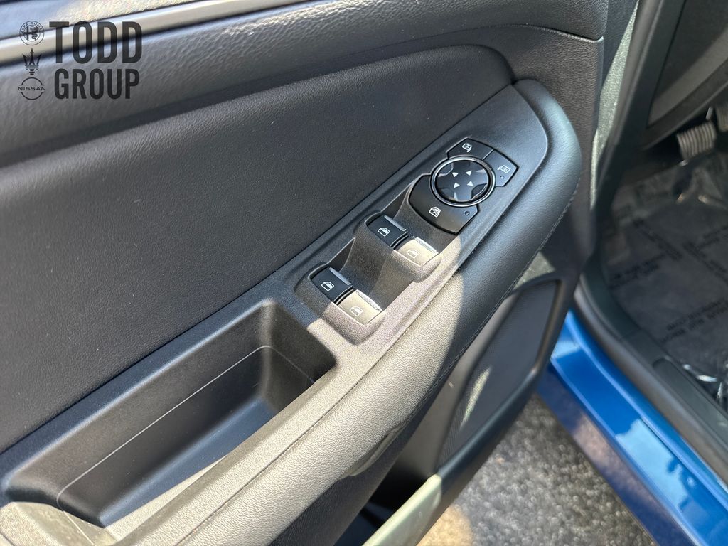 2022 Ford Edge SEL photo 9