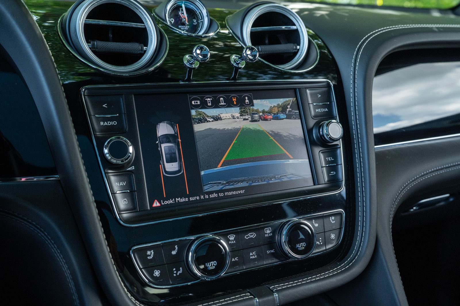 2017 Bentley Bentayga W12 photo 24