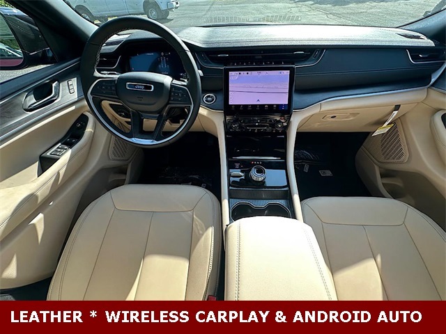 2025 Jeep Grand Cherokee Limited photo 2